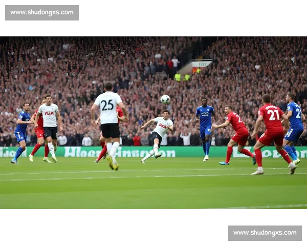 《足球历史上的经典最佳扑救时刻 盘点那些改变比赛的惊艳瞬间》